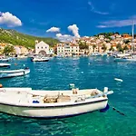 In With Sea Views, Terrace, Air Conditioning, Wifi 3615-5 Appartement Hvar Town