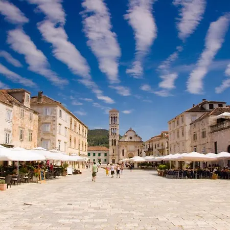 Apartment In With Sea Views, Terrace, Air Conditioning, Wifi 3615-5 Hvar Town