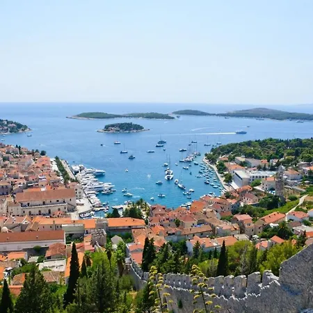 In With Sea Views, Terrace, Air Conditioning, Wifi 3615-5 Apartment Hvar Town
